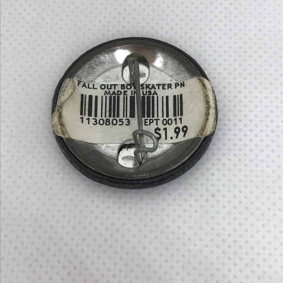 Hot Topic Fall Out Boy Mania Small Pin - Picture 7 of 7